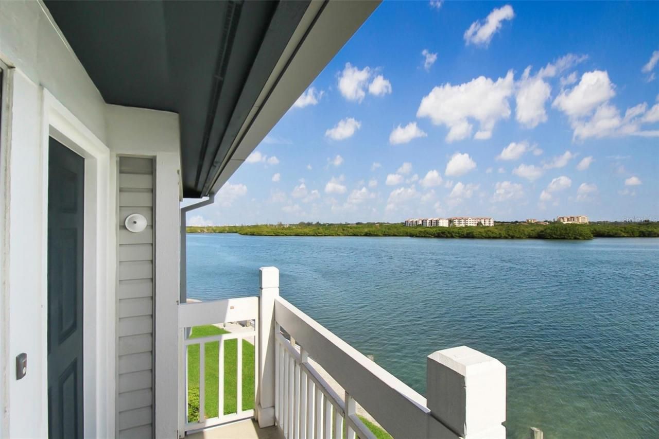 1389 Siesta Bayside Drive, Unit 1389-F, Sarasota, FL 34242 Photo