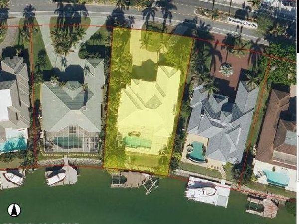 300 Mooring Line DR, NAPLES, FL 34102