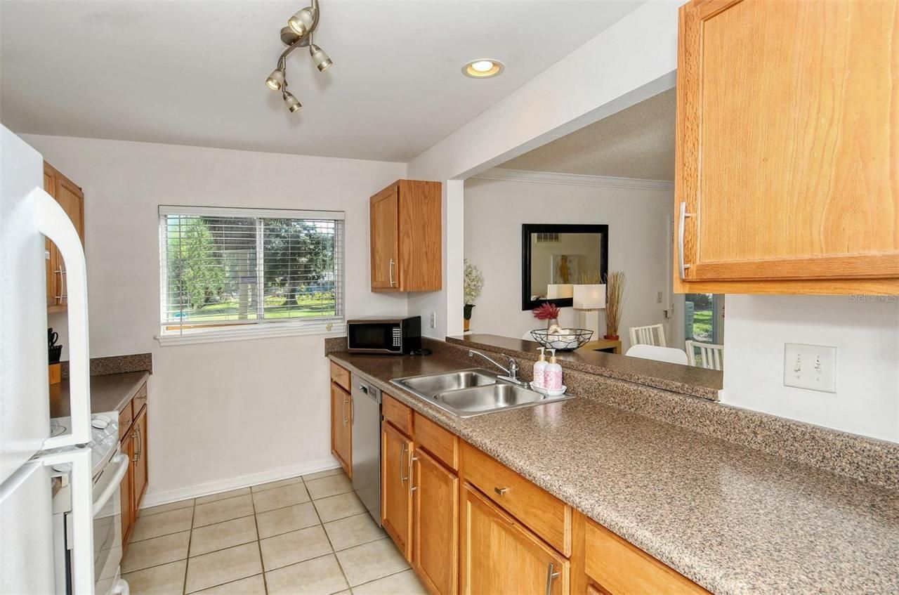1877 Toucan Way, Unit 400, Sarasota, FL 34232 Photo