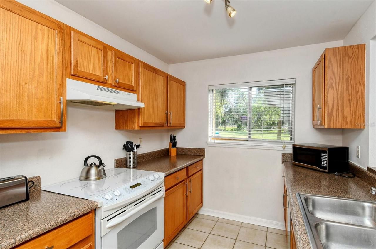 1877 Toucan Way, Unit 400, Sarasota, FL 34232 Photo