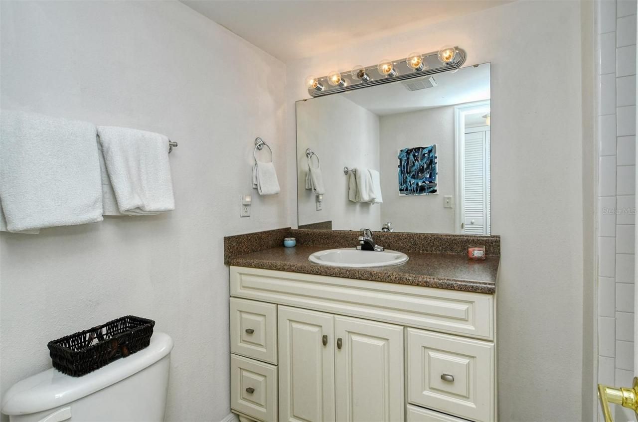 1877 Toucan Way, Unit 400, Sarasota, FL 34232 Photo
