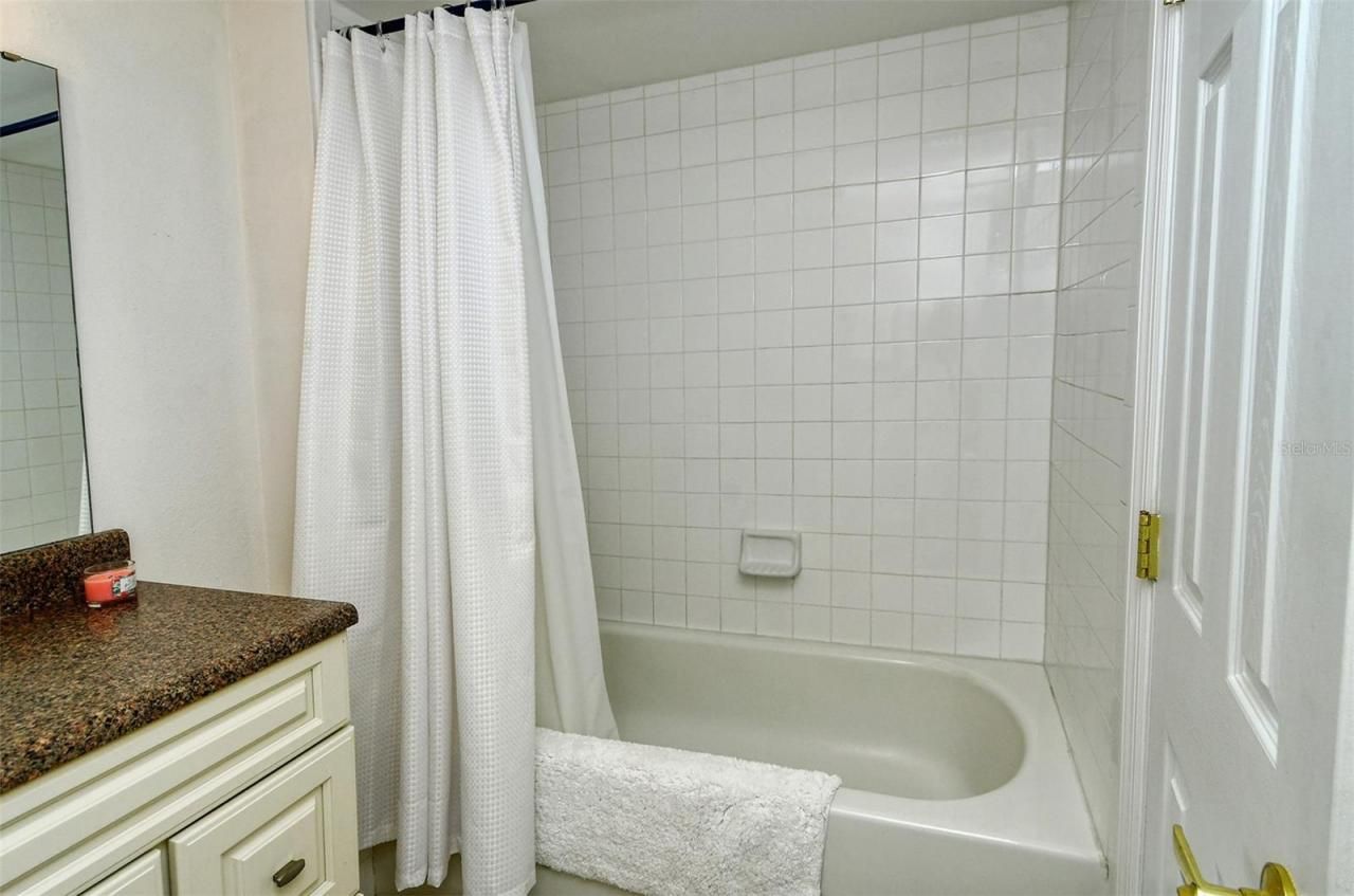 1877 Toucan Way, Unit 400, Sarasota, FL 34232 Photo