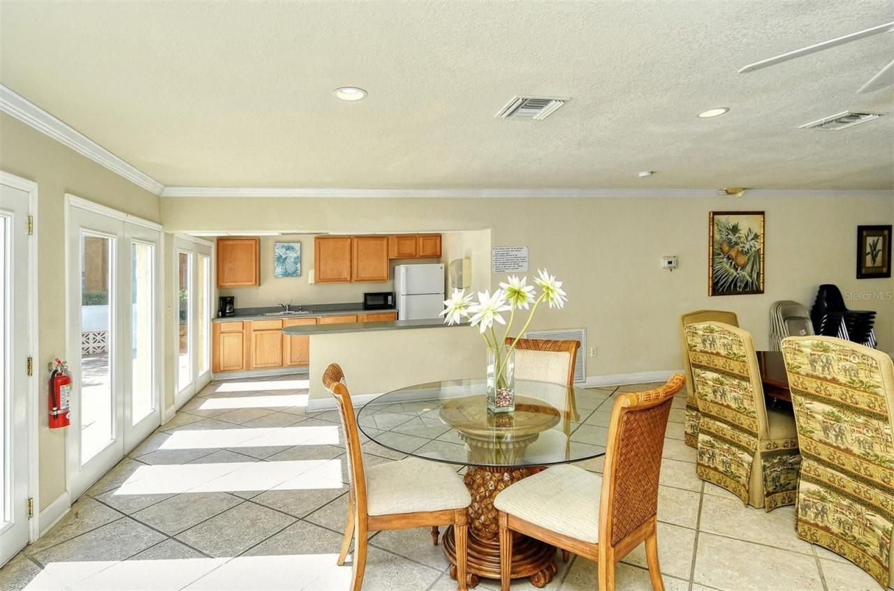 1877 Toucan Way, Unit 400, Sarasota, FL 34232 Photo