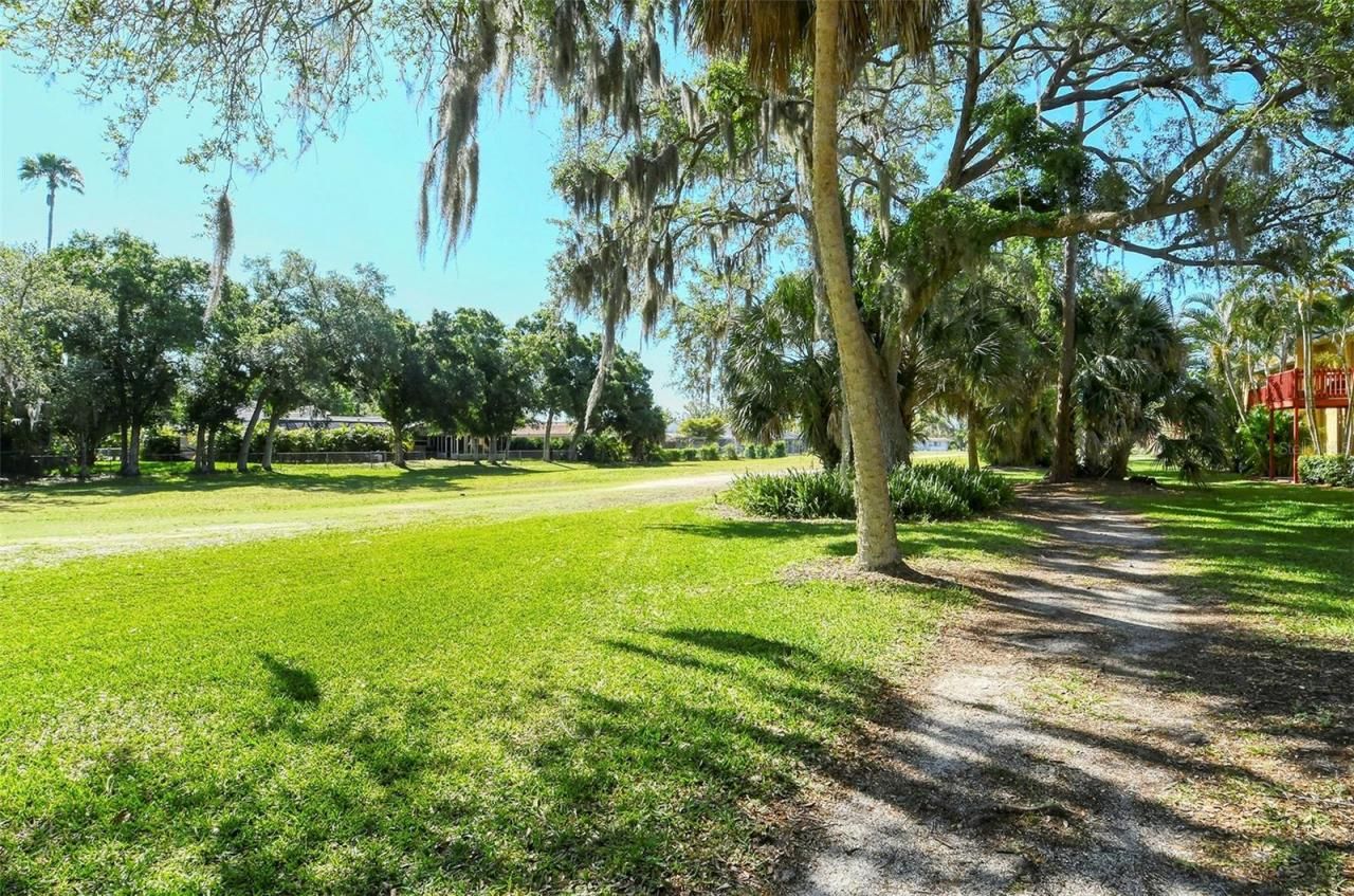 1877 Toucan Way, Unit 400, Sarasota, FL 34232 Photo