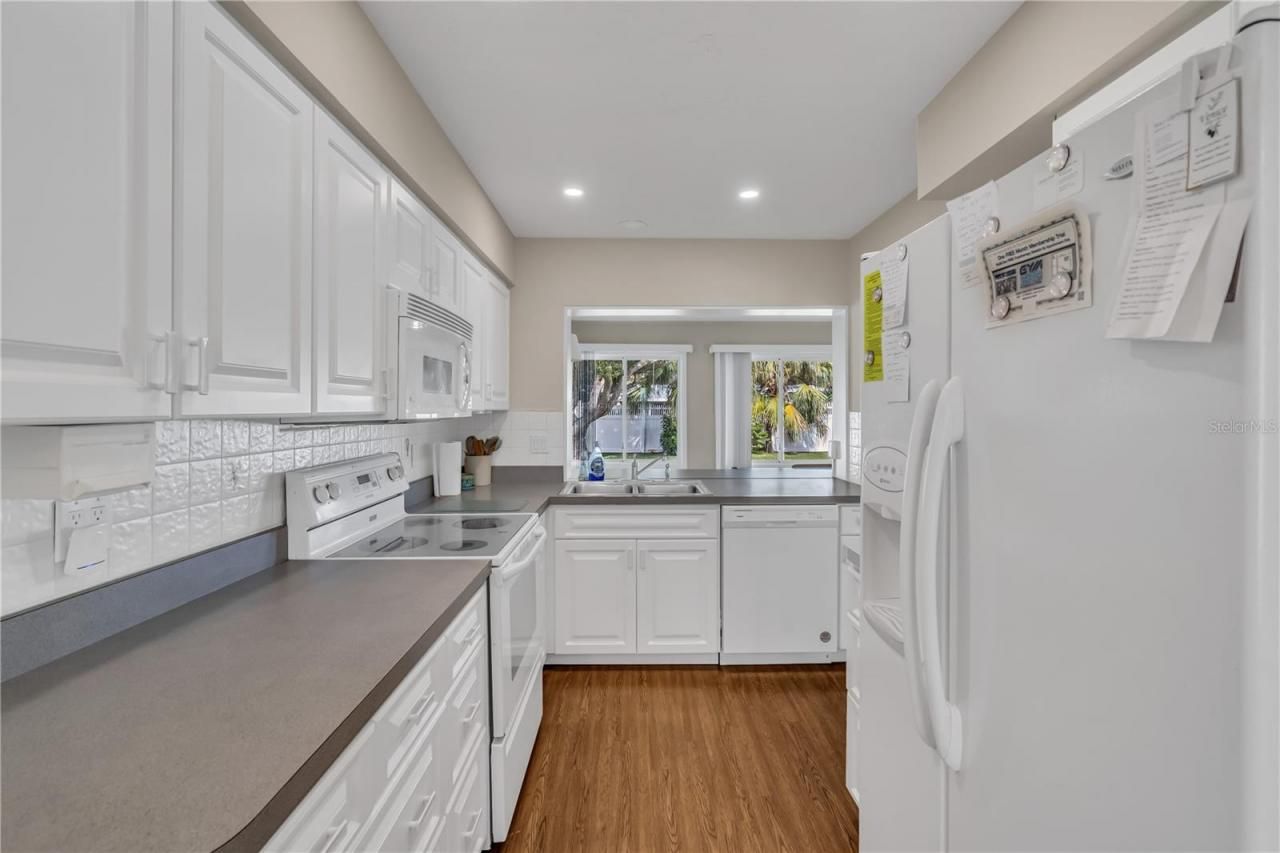 2449 Breakwater Circle, Sarasota, FL 34231 Photo