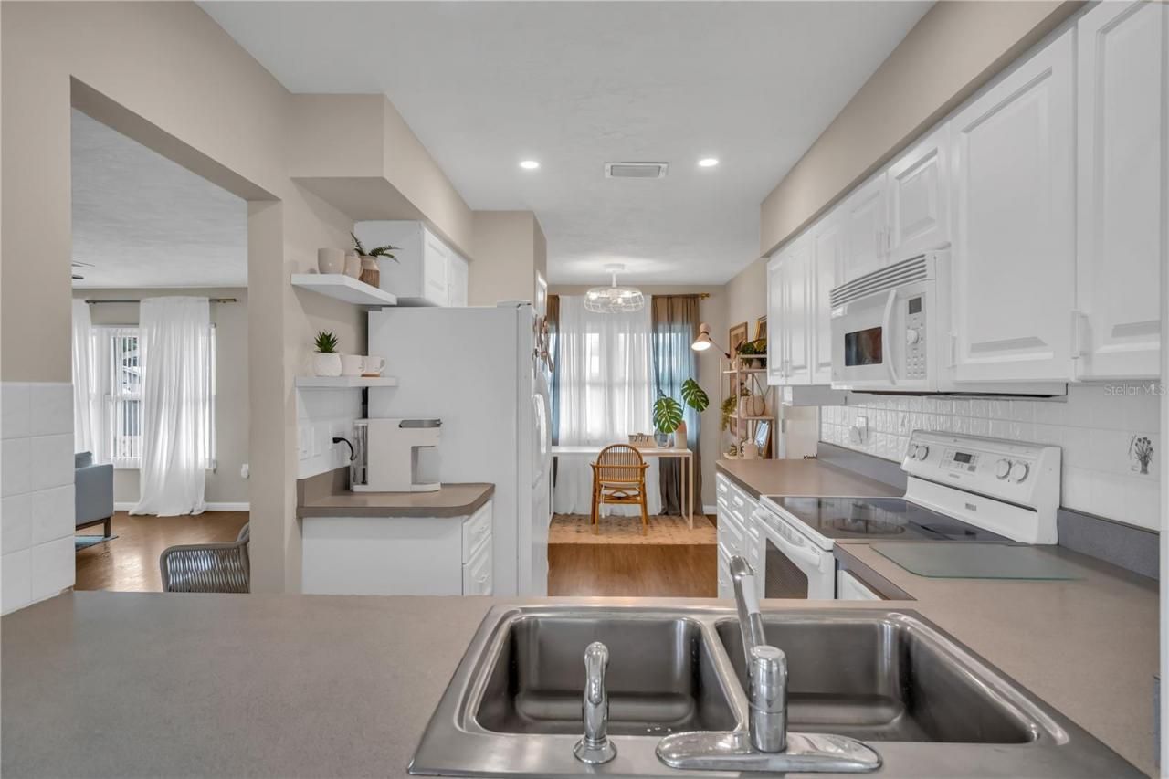 2449 Breakwater Circle, Sarasota, FL 34231 Photo