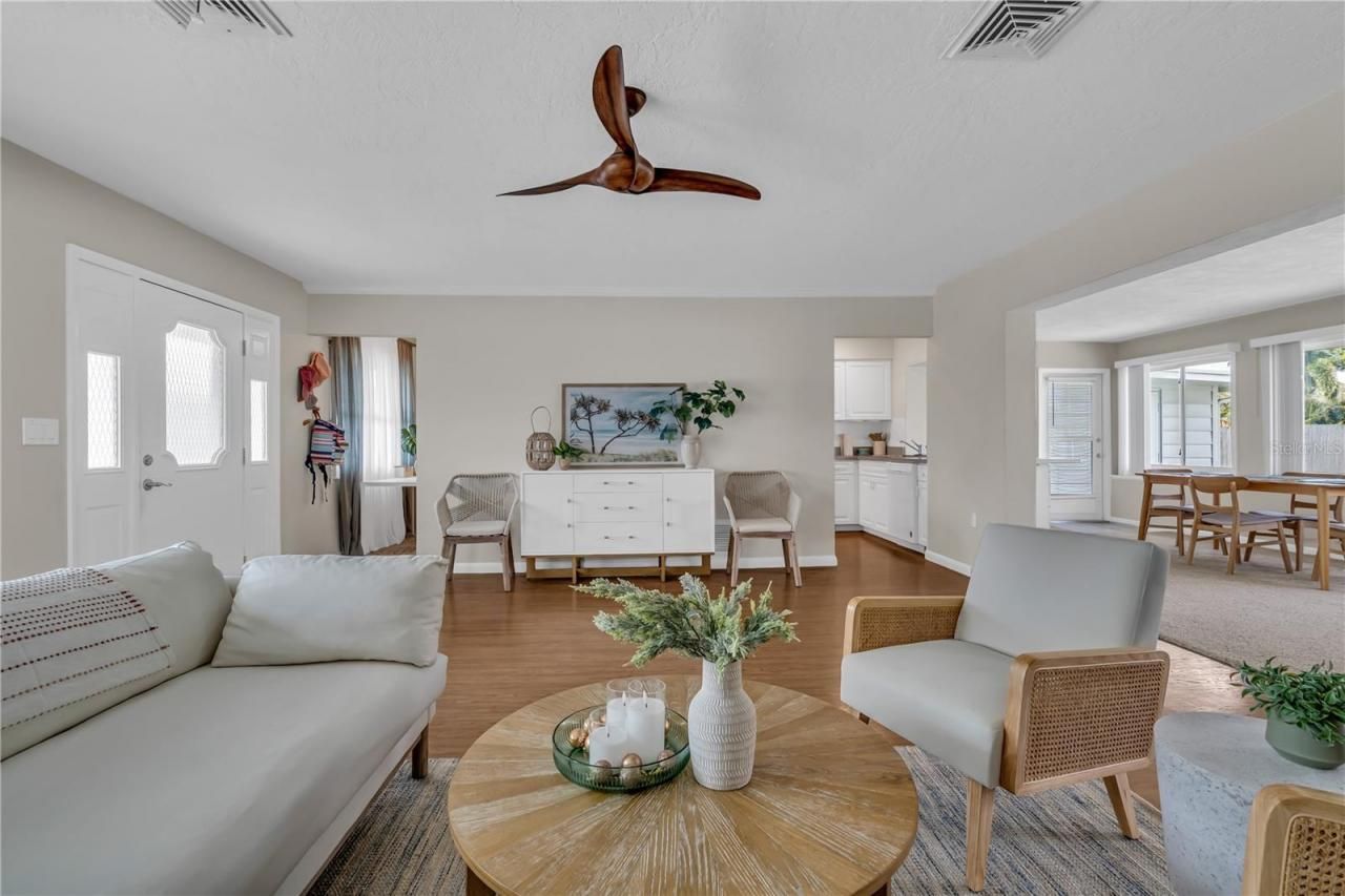 2449 Breakwater Circle, Sarasota, FL 34231 Photo