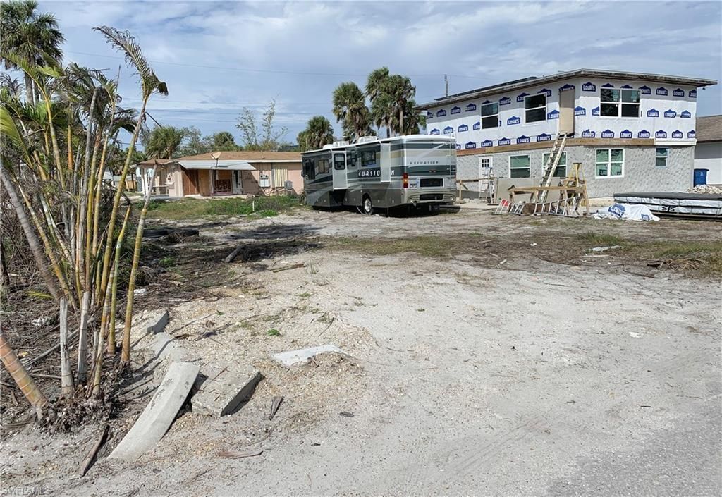 127 Washington Ave, Fort Myers Beach, FL 33931 Photo