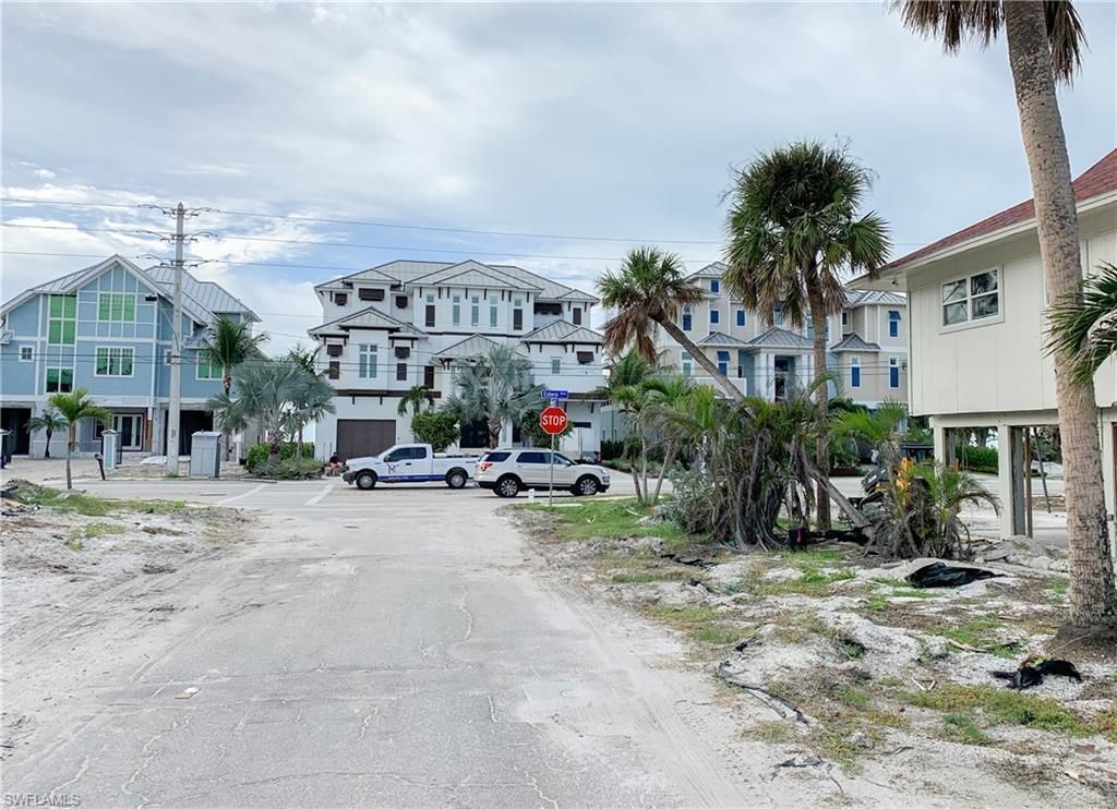 127 Washington Ave, Fort Myers Beach, FL 33931 Photo