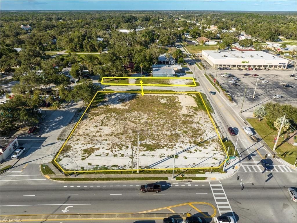 10 W Hickpochee Ave, Labelle, FL 33935 Photo