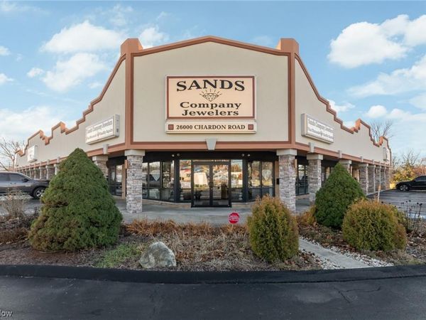 26000 Chardon Road, Richmond Heights, OH 44143