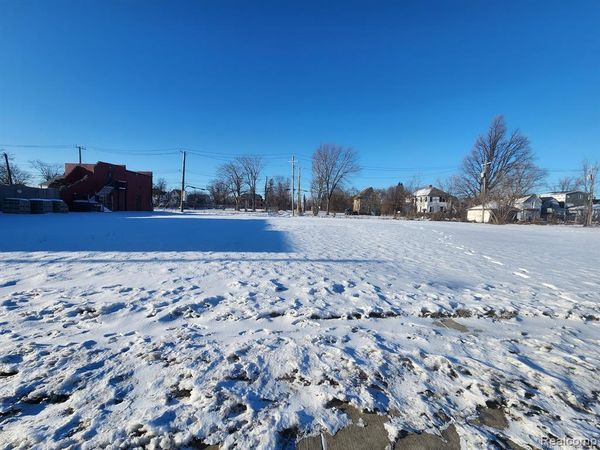 9325 MACK Avenue, Detroit, Mi 48214