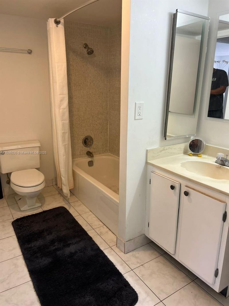 290 174th St, Unit 702, Sunny Isles Beach, FL 33160 Photo