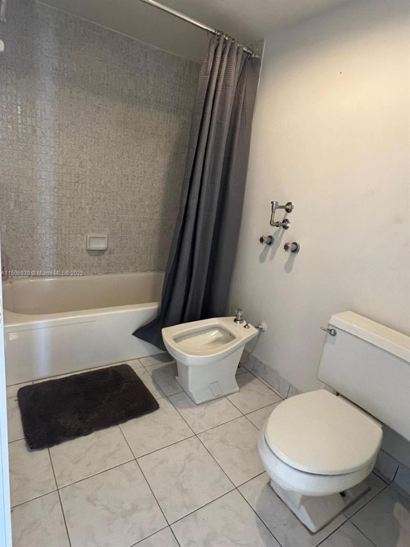 290 174th St, Unit 702, Sunny Isles Beach, FL 33160 Photo