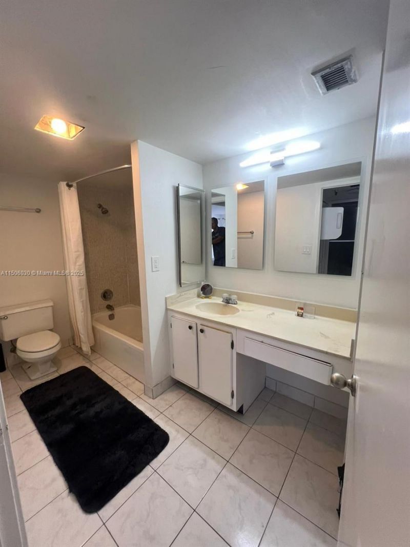 290 174th St, Unit 702, Sunny Isles Beach, FL 33160 Photo
