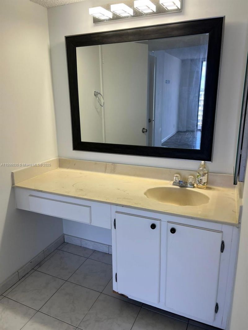 290 174th St, Unit 702, Sunny Isles Beach, FL 33160 Photo