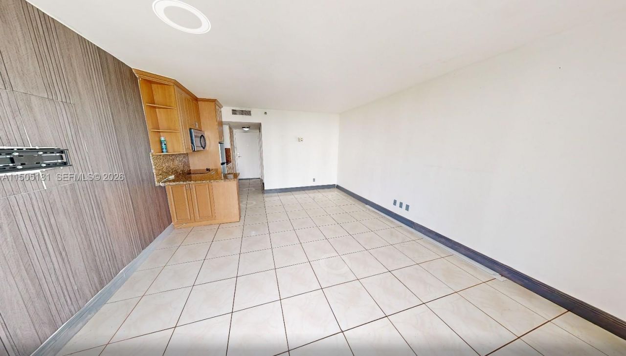 19201 Collins Av, Unit 432, Sunny Isles Beach, FL 33160 Photo