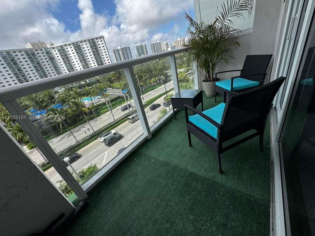 19201 Collins Av, Unit 432, Sunny Isles Beach, FL 33160 Photo