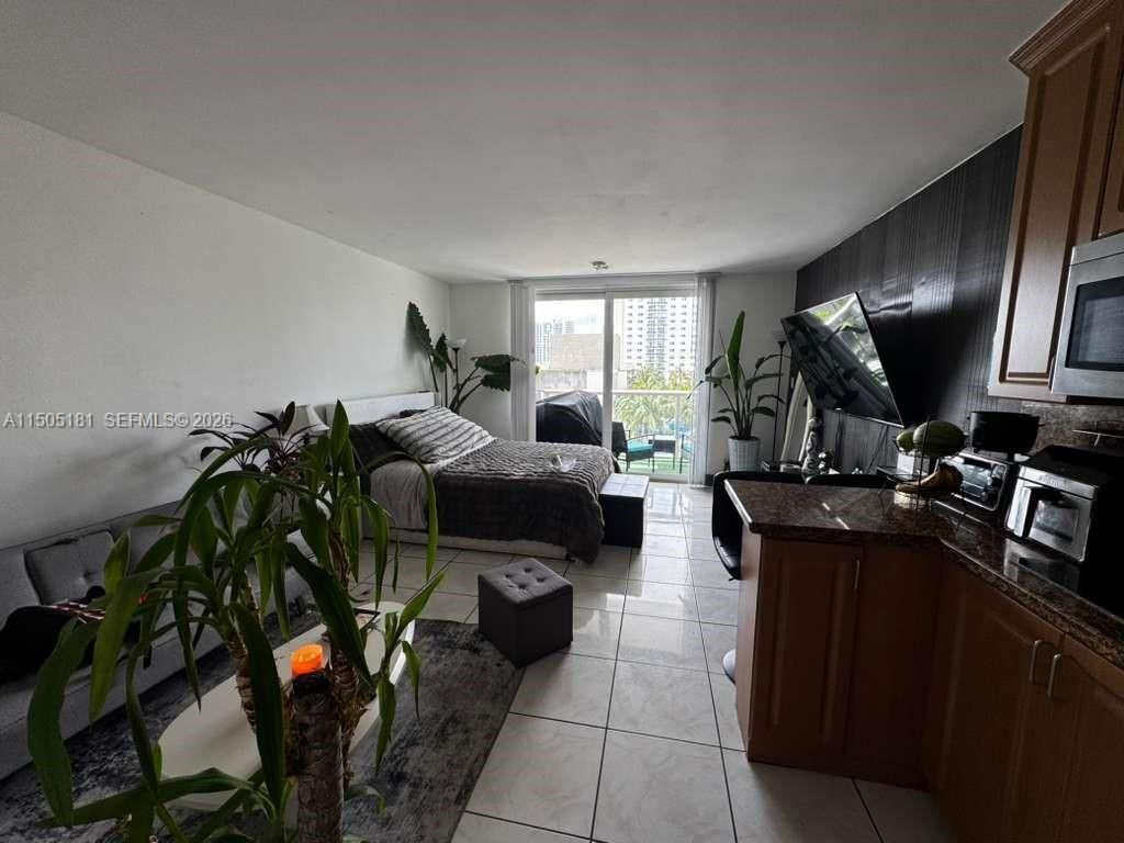 19201 Collins Av, Unit 432, Sunny Isles Beach, FL 33160 Photo