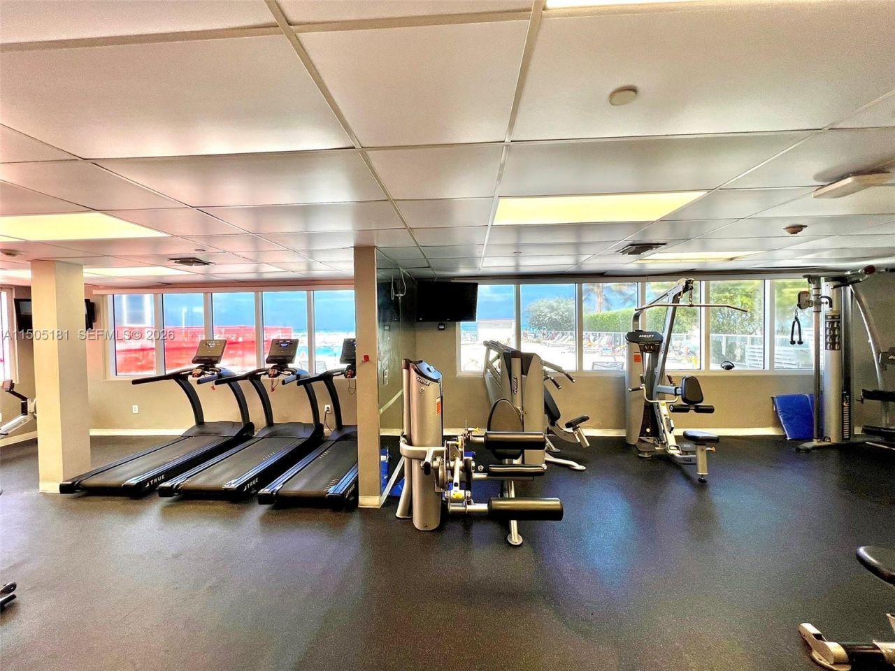 19201 Collins Av, Unit 432, Sunny Isles Beach, FL 33160 Photo