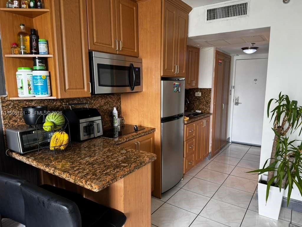 19201 Collins Av, Unit 432, Sunny Isles Beach, FL 33160 Photo