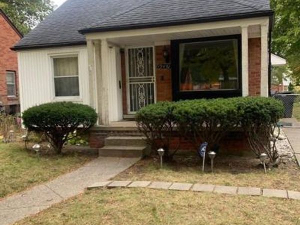 19491 Greenview Avenue, Detroit, MI 48219