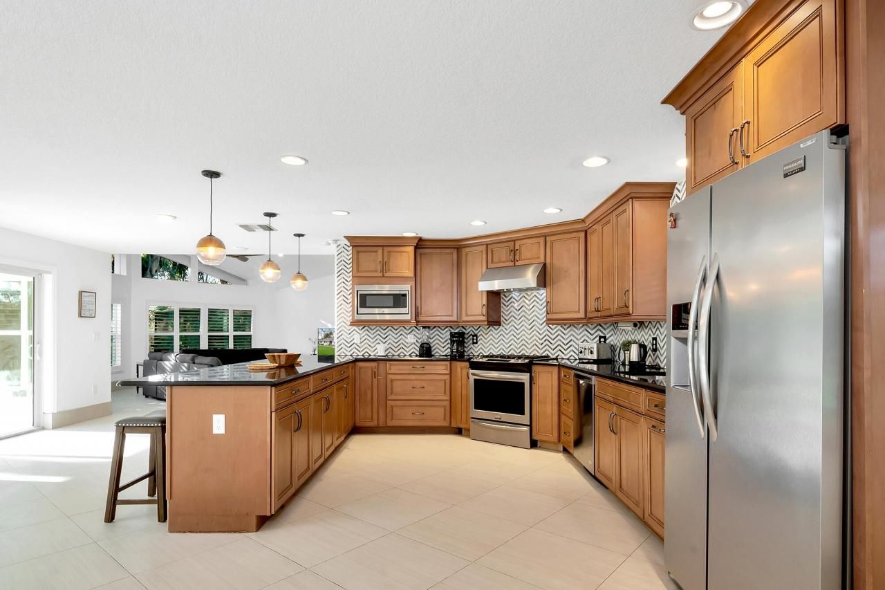 3781 S 25th Street, Fort Pierce, FL 34981 Photo