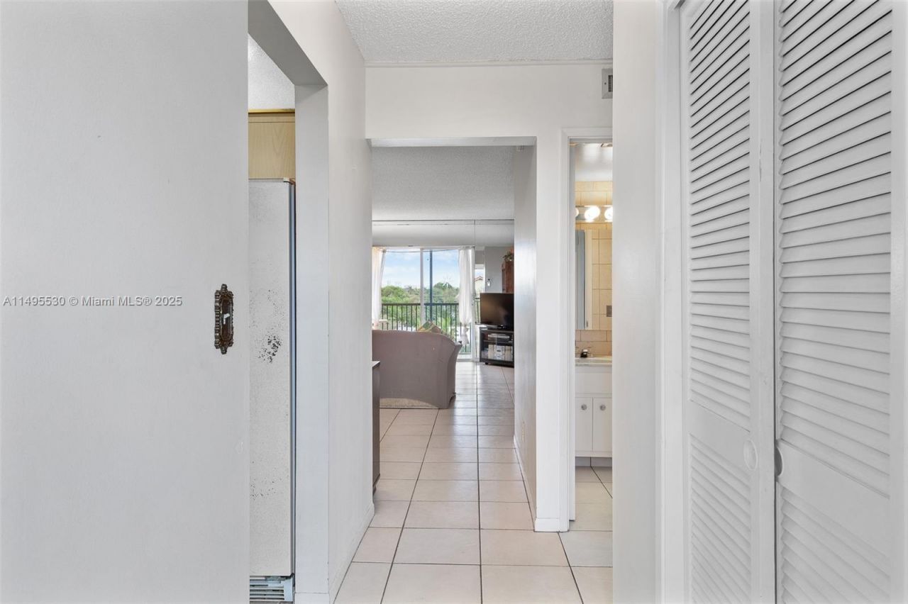 2350 NE 14th St Cswy, Unit 505, Pompano Beach, FL 33062 Photo