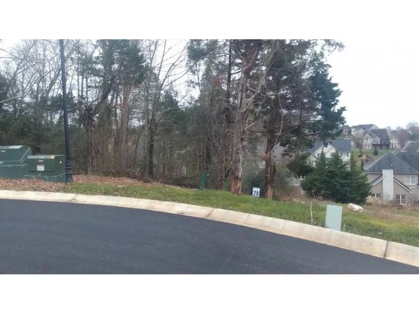 1616 Conestoga Pass, Johnson City, TN 37601