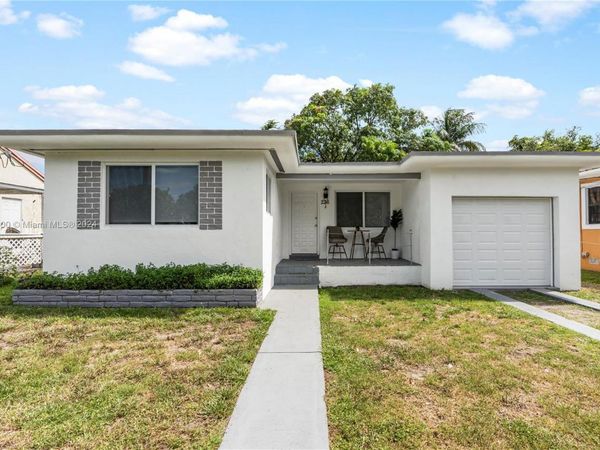 236 NW 42nd St, Miami, FL 33127