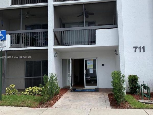 711 N Pine Island Rd, Unit 111, Plantation, FL 33324