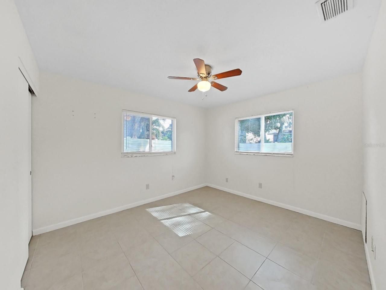 1750 Montana Avenue Ne, Saint Petersburg, FL 33703 Photo