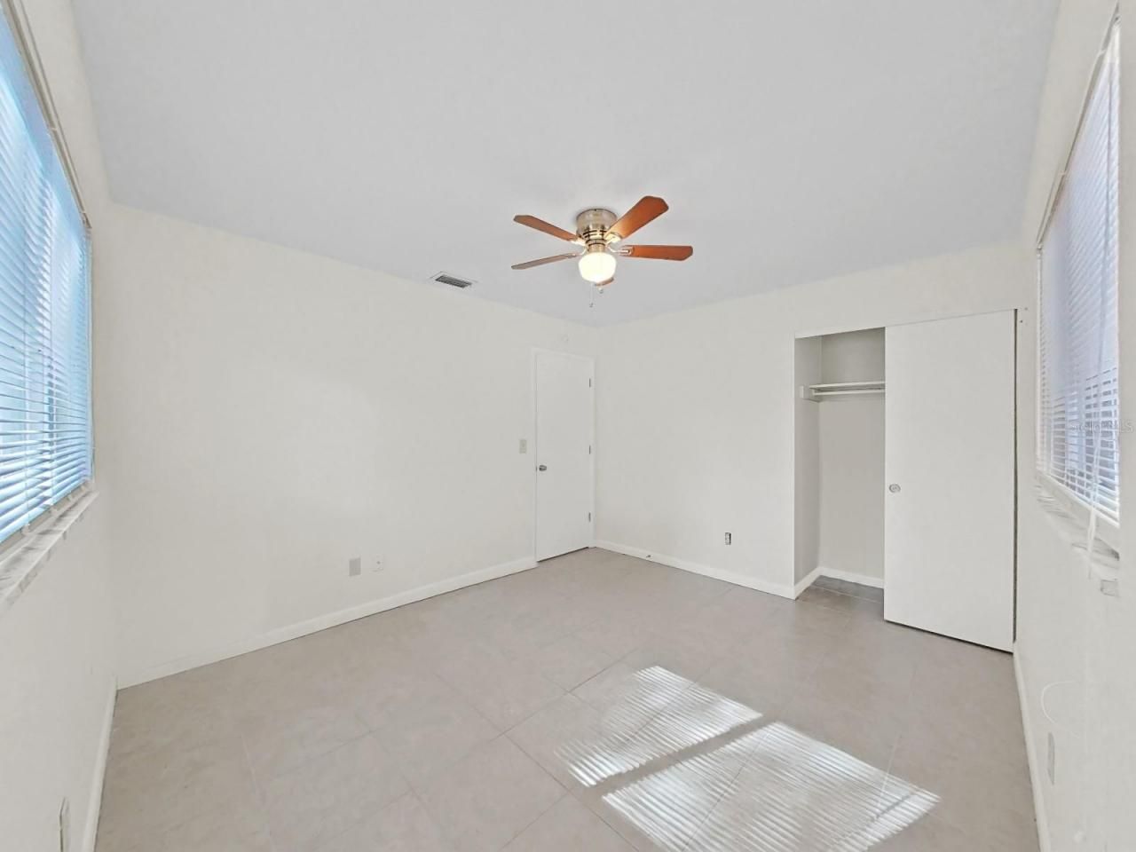 1750 Montana Avenue Ne, Saint Petersburg, FL 33703 Photo