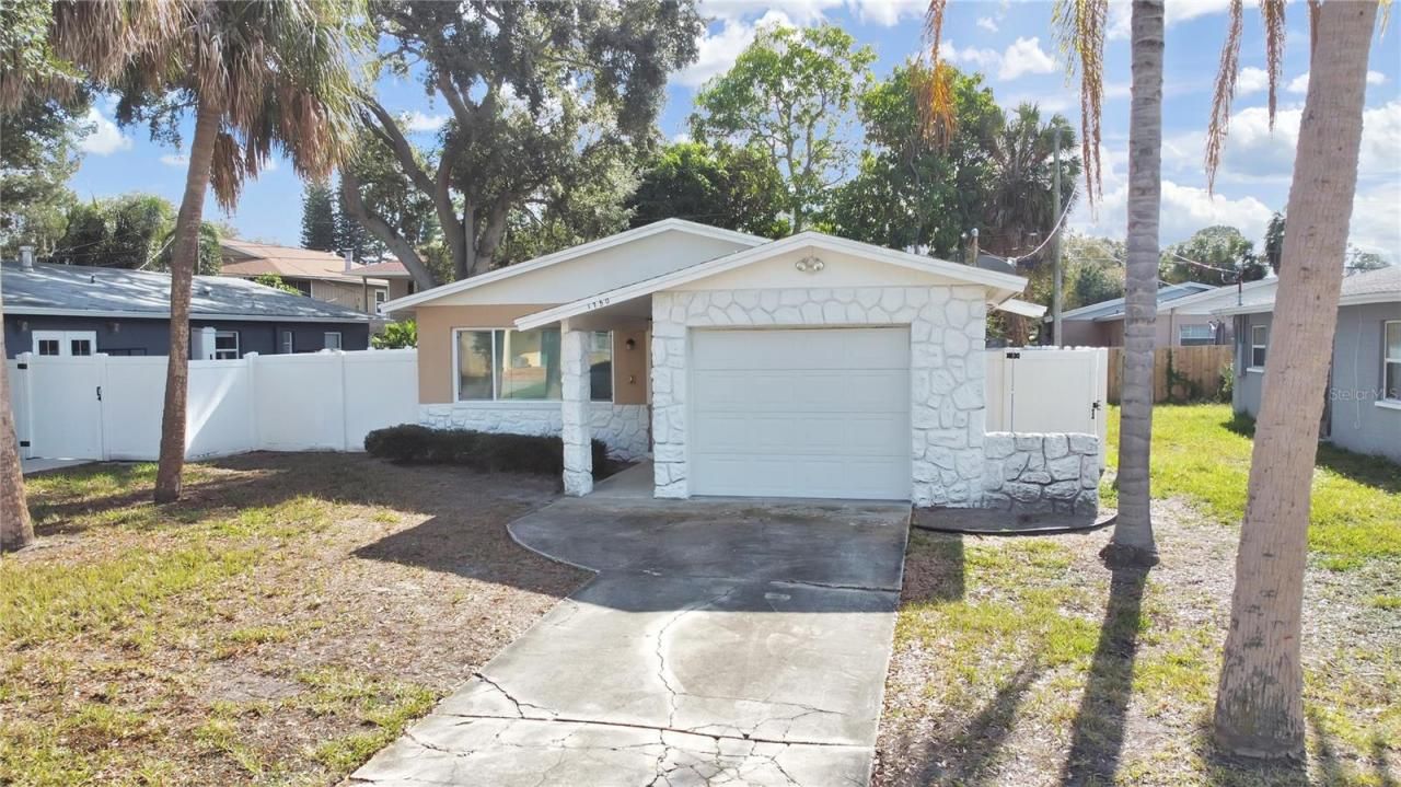 1750 Montana Avenue Ne, Saint Petersburg, FL 33703 Photo