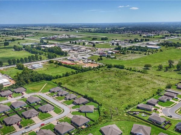 3948 E Highway 412, Siloam Springs, AR 72761