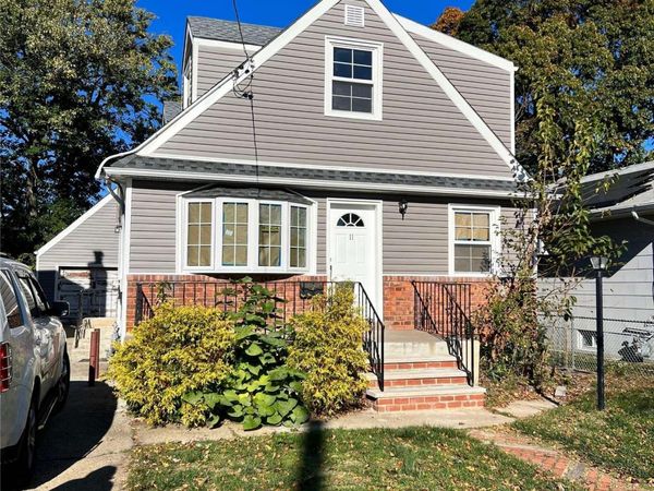 11 Jefferson Avenue, Valley Stream, NY 11580