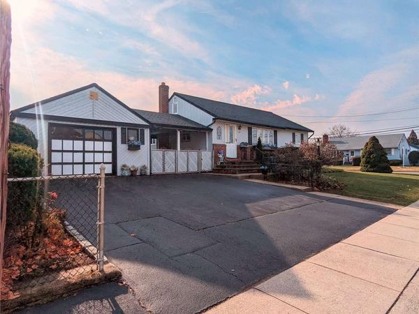 149 Maple Avenue, Bethpage, NY 11714