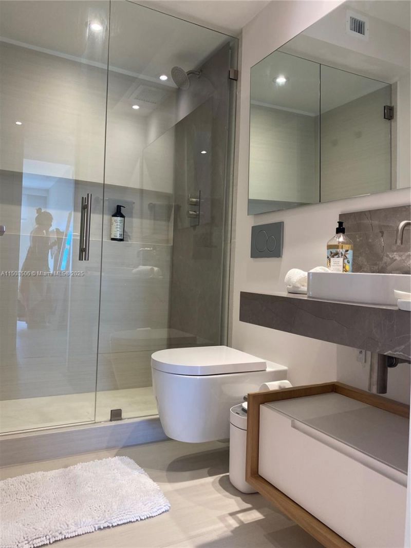 199 Ocean Lane Dr, Unit 1112, Key Biscayne, FL 33149 Photo