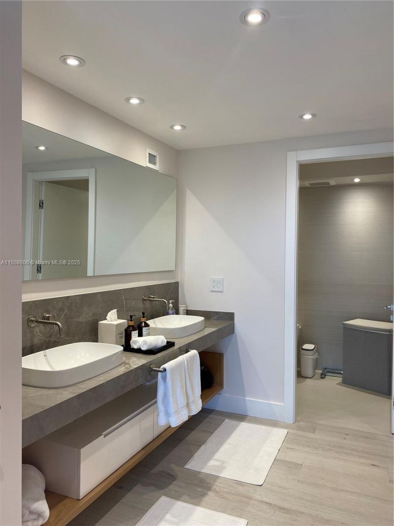 199 Ocean Lane Dr, Unit 1112, Key Biscayne, FL 33149 Photo