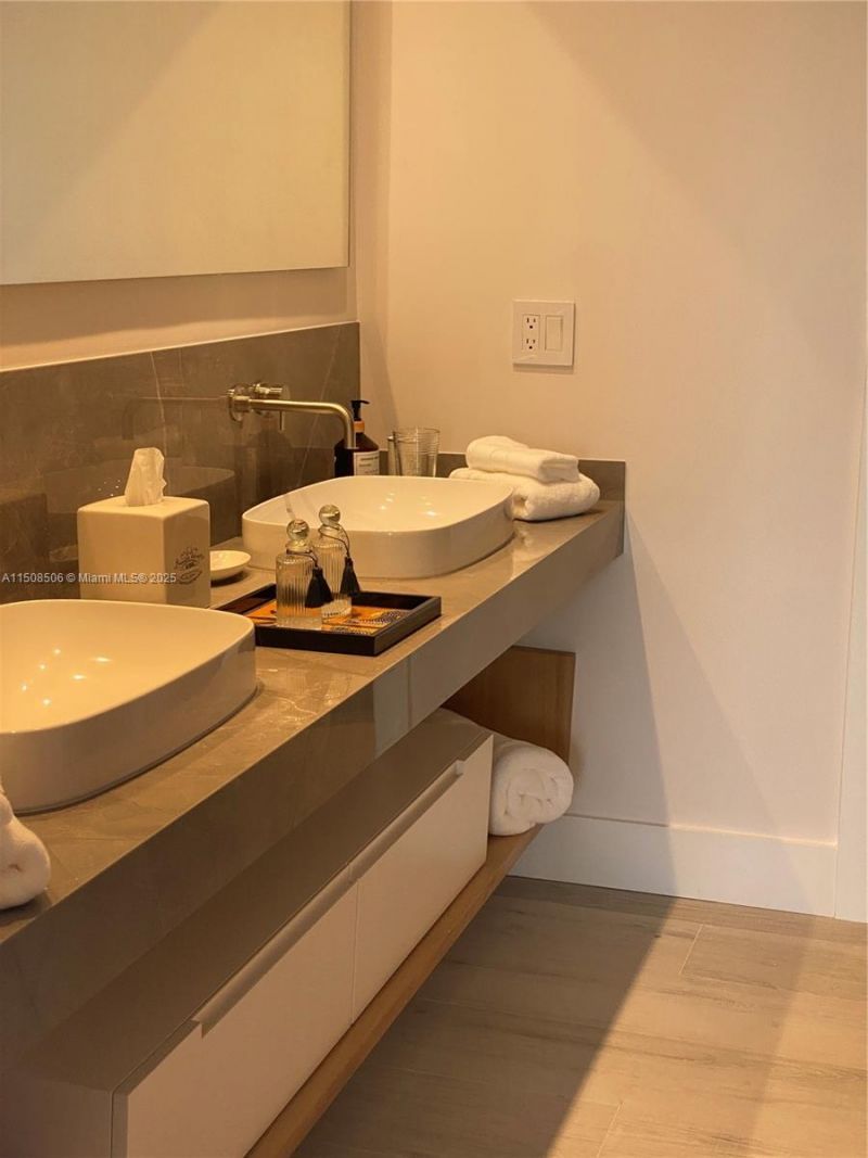 199 Ocean Lane Dr, Unit 1112, Key Biscayne, FL 33149 Photo