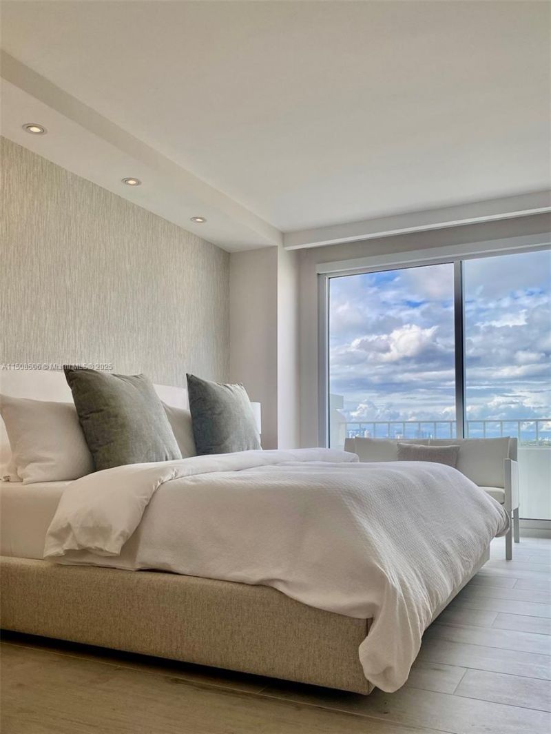 199 Ocean Lane Dr, Unit 1112, Key Biscayne, FL 33149 Photo