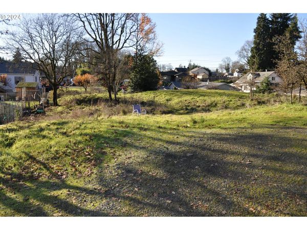 S 13TH ST, Unit 15, St. Helens, OR 97051