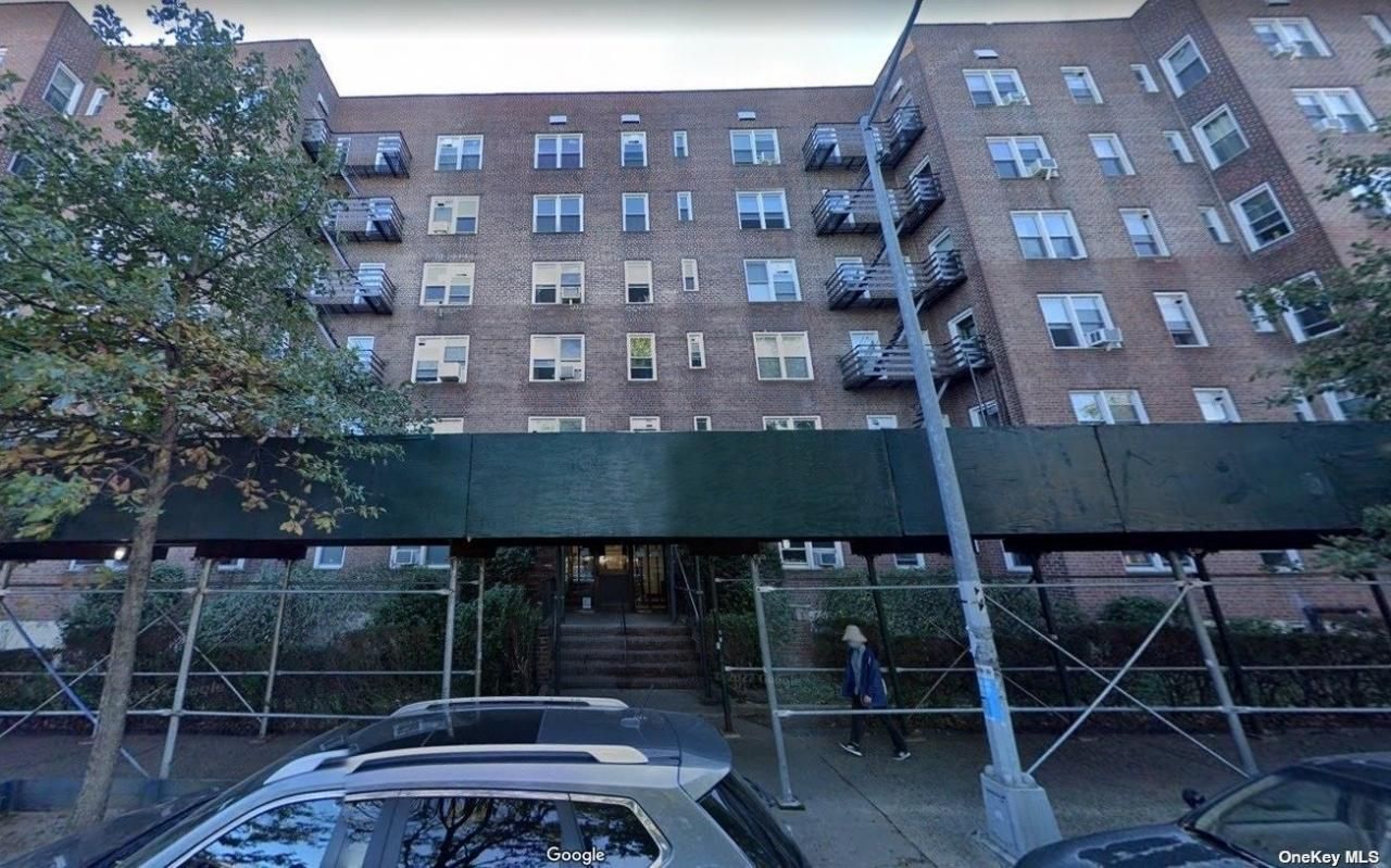 42-40 Bowne Street, Unit 6F, Flushing, NY 11355 Main Photo