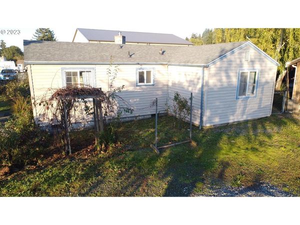 1985 Roseburg Road, Myrtle Point, OR 97458