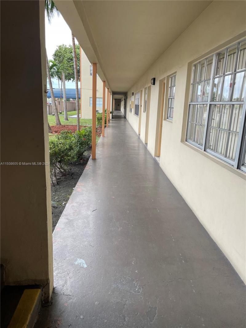 11840 NE 19th Dr, Unit 2, North Miami, FL 33181 Photo