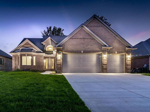 8118 Hunters Ridge Drive, Newport, MI 48166