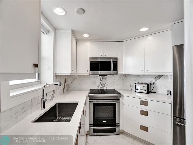 341 N Birch Road, Unit 415, Fort Lauderdale, FL 33304 Photo