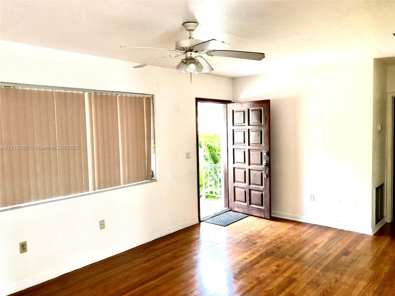 1256 NE 149th St, Miami, FL 33161 Photo