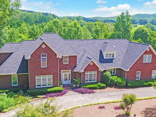 135 Winter Court, Clarkesville, GA 30523