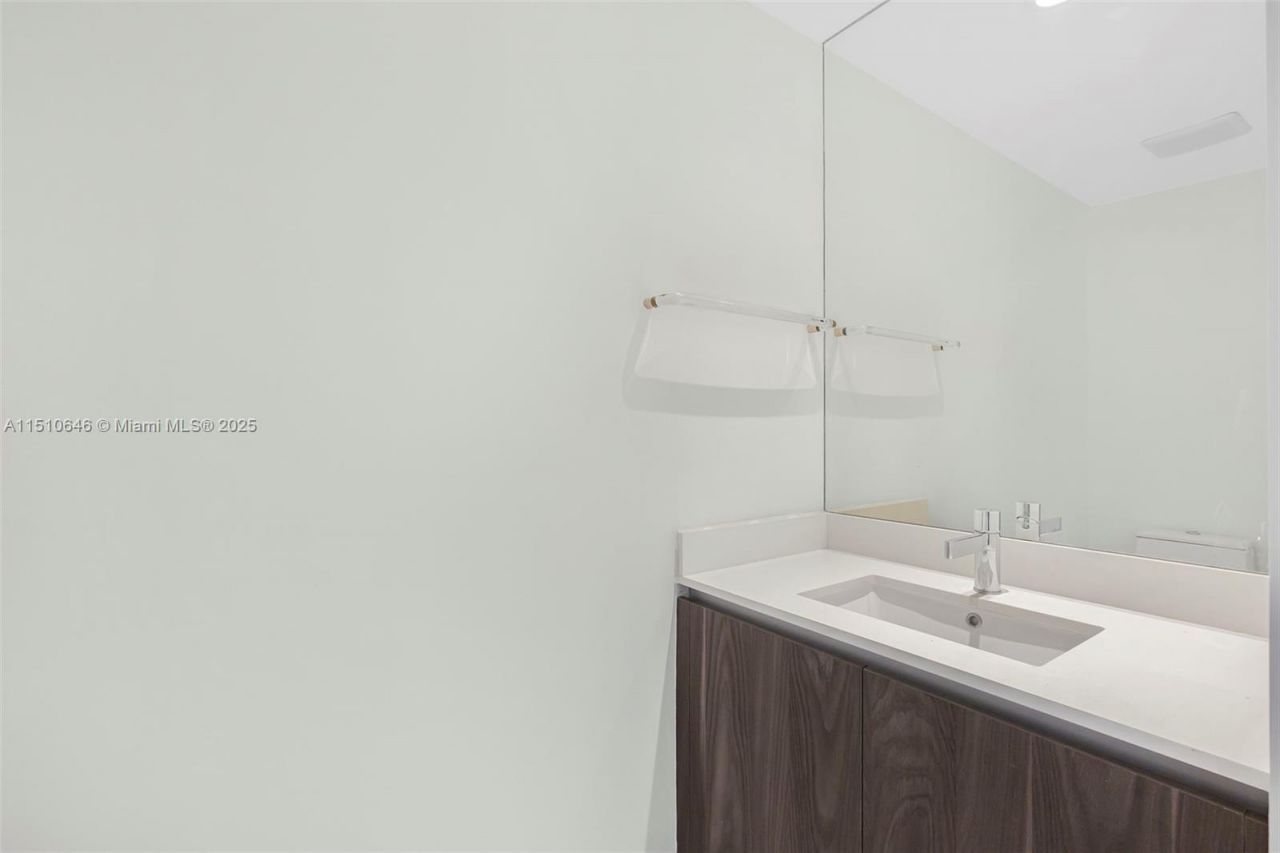 3131 NE 7th Ave, Unit 3402, Miami, FL 33137 Photo